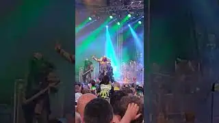 Lordi зажигают.