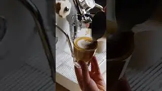 Making Cortado 🤍 with Lelit Bianca V3