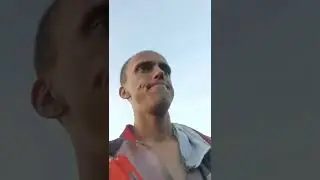 Собрал вишню на даче.