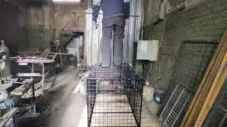 хожу по клетке, 90 кг