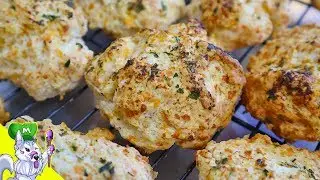 How To Make Red Lobster's Cheddar Bay Biscuits At Home