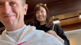 🚶‍♂️ Japanese Hair Salon Massage Experience - Walking in Japan