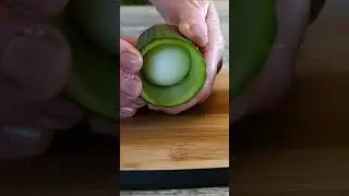 Просто засуньте ЯЙЦО в ОГУРЕЦ! Супер мега закуска на Новый год! /