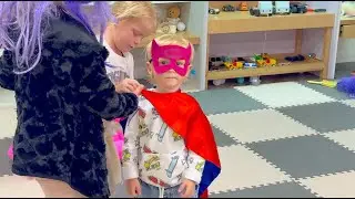 Onze kleine superheld in het Unicorn Cafe Dubai | Bellinga Short #1153