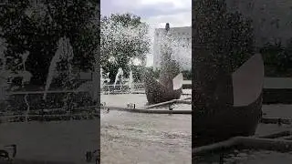 Брызги и шум фонтана