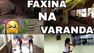 FAXINA NA VARANDA