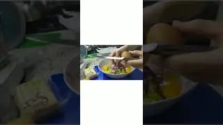 Фриттата с кабачком цукини и красным луком