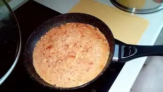 Яичница с помидорами.