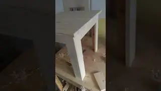 Столик на шкантах