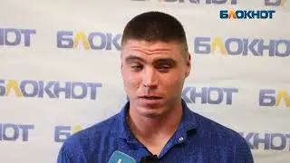 Безногий мальчик на скейте