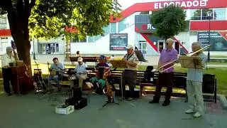 Уличные музыканты - оркестр 4