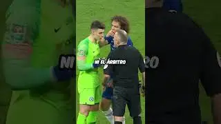 ¿Por qué obedecen todos los futbolistas al entrenador? 😰