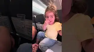 Чем занять 2х летнего ребенка в самолете.