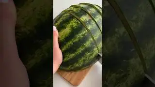 Как нарезать арбуз? Красивый вариант подачи арбуза к столу!