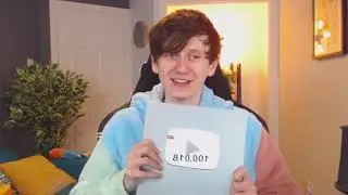 JackSucksAtLife asks everyone to unsubscribe to him