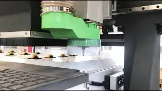 Operation video for Roctech CNC with Syntec, with 9V boring unit and two spindle.