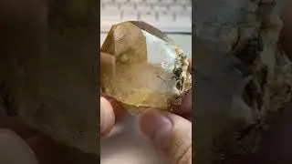 Кварц из щелочных пегматитов