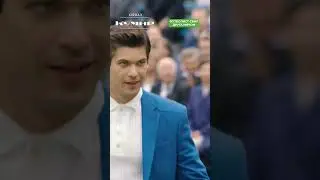 Футболист сбил друга мячом!