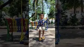 MAIN AYUNAN DI TAMAN AREK LANCOR