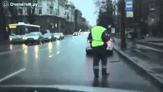 Оторвал шланг от авто-заправочного апарата