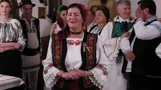 MARIANA CANTA   Omu-n lume cat traieste