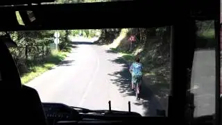 Бабка на велосипеде (прикол)