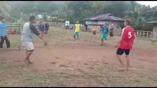 Kaum Muda Cereng di Golo Sengang, Sano Nggoang, Manggarai Barat-NTT Saat Berolahraga - Top!