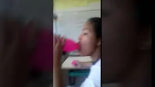 Menina chupa