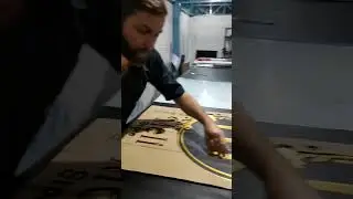 Letreiro em acrílico com led neon! Acrílico espelhado dourado! você precisa conhecer esse material ✨