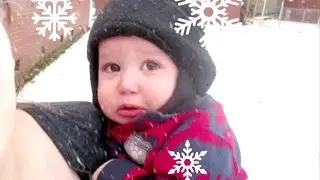 BABY SEES SNOW THE FIRST TIME! Vlogging For Vidcon, Day 47