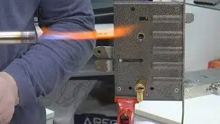 Открытие личинки замка залитой клеем - при помощи нагрева