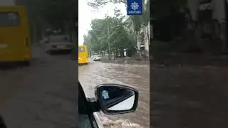 Патрульные показали как выглядят дороги Мариуполя после ливня
