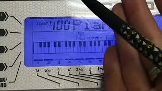 Дисплей синтезатора не то показывает?