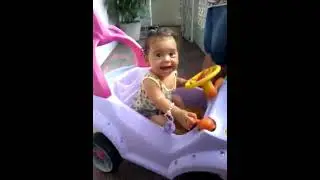 Alícia em seu carrinho ano 2014