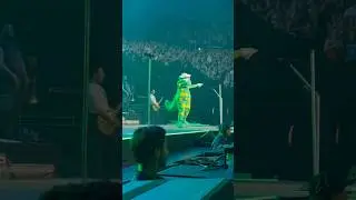 Dorothy the Dinosaur Romp Bomp A-Stompin’ with the Jonas Brothers 