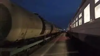 ЭЛЕКТРОВОЗ ВЛ11 - 0376 С ГРУЗОВЫМ ПОЕЗДОМ ПРОЕЗЖАЕТ СТАНЦИЮ АЛЕКСАНДРОВ 1