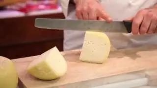 L'Umbria dei Formaggi - Le tecniche di taglio del formaggio