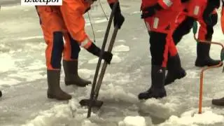 Поиск девочки в реке Кола
