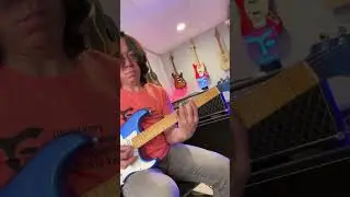Every Triad Master Guitar Player in 10 seconds - B Minor Triad Inversions