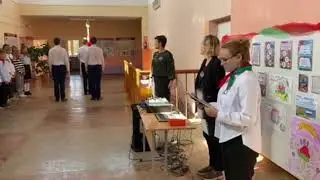 Торжественная линейка ко Дню Народного единства. Знаменная группа Старосельская средняя школа