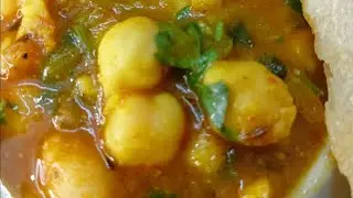 aaloo ke bhature with Delhi ke chole  | Puri Chola | aalo bhature | Bihar ka famous kabuli