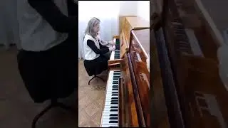 Гордеева Полина, Давыдова Кристина исп.пьесу Т.Максимова "Дело в шляпе"