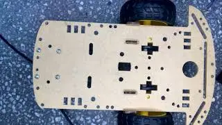 Ensamblaje Chasis Carro Seguidor de Línea Arduino Uno