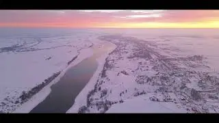 В розовом