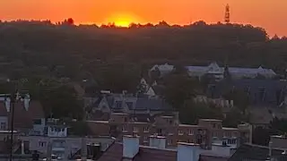 Солнце падает за горизонт