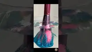 so satisfying glitter brush