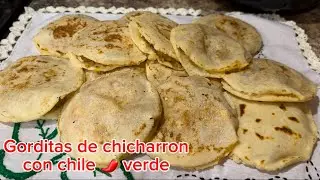Gorditas de chicharron recien echas a mano