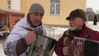 Уморительные частушки на Святки поют весёлые частушечницы под шальные двухрядки