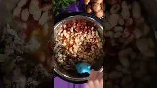 Pressure-Cooker Blended White Bean Chili
