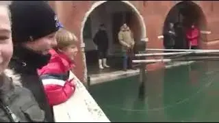 A Venezia si sdrammatizza così